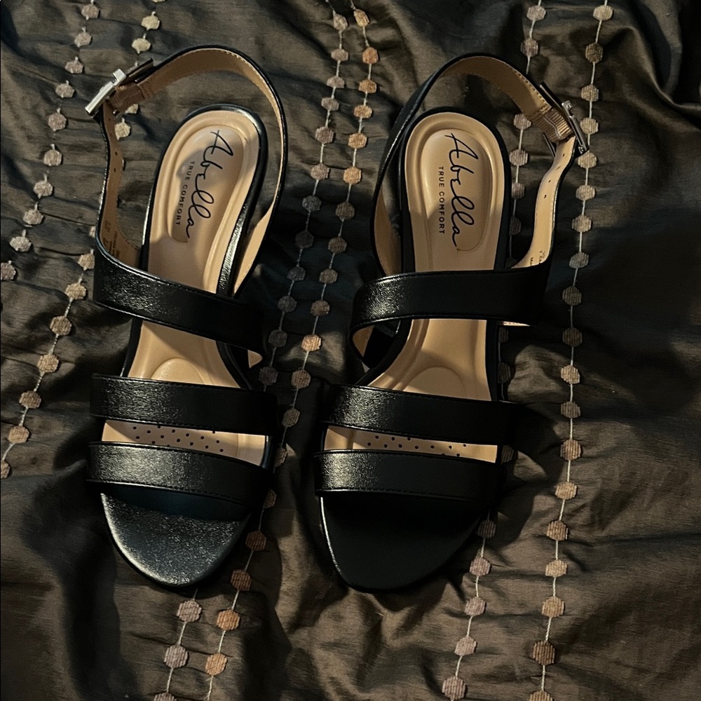 New women’s abella heels